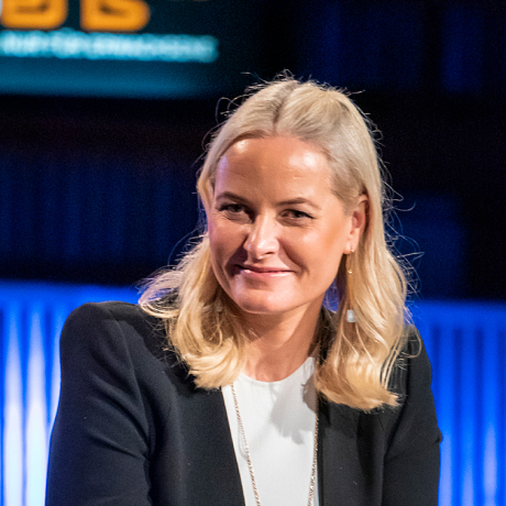 Crown Princess on German radio